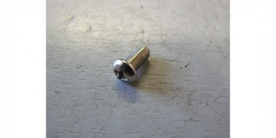 Винт M4x10